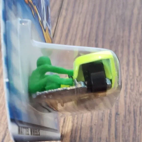 Hot Wheels 2001 Outsider Florescent Yellow With Green Rider #222 - Picture 6 of 8
